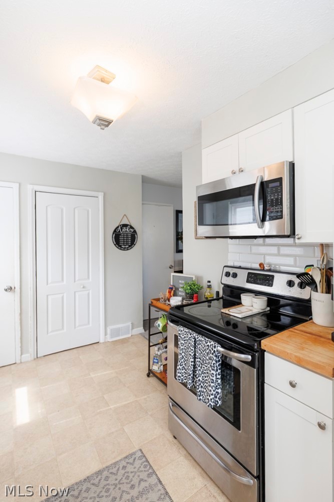 521 Cambridge Avenue Elyria OH 44035