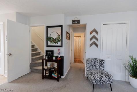 521 Cambridge Avenue Elyria OH 44035