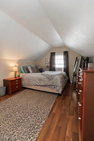 521 Cambridge Avenue Elyria OH 44035