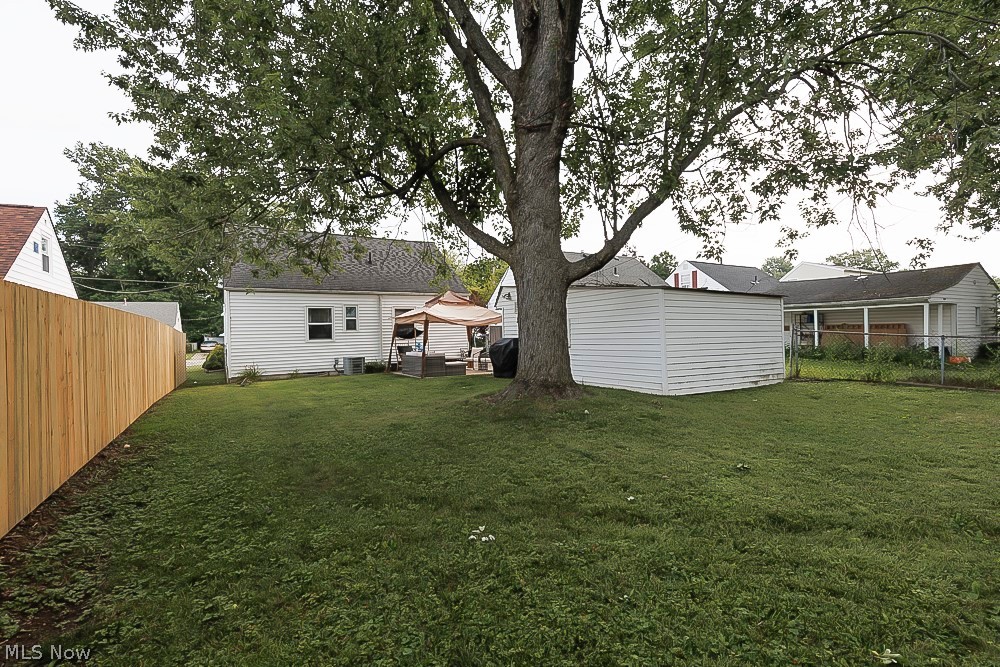 521 Cambridge Avenue Elyria OH 44035