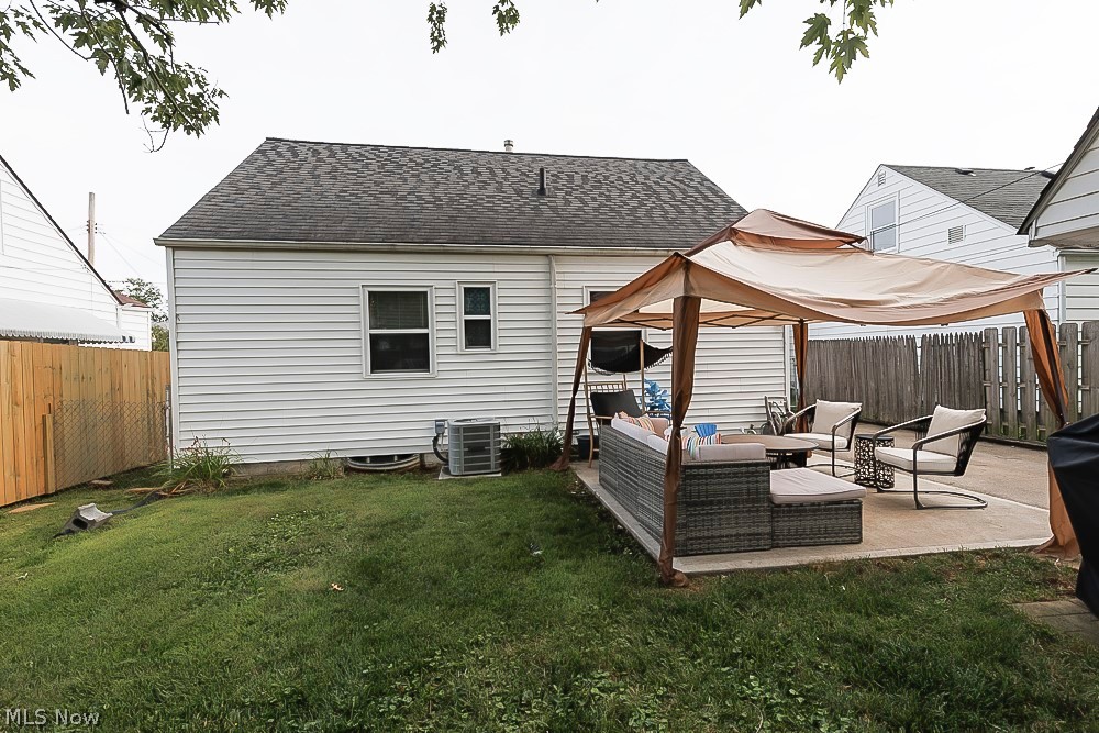 521 Cambridge Avenue Elyria OH 44035