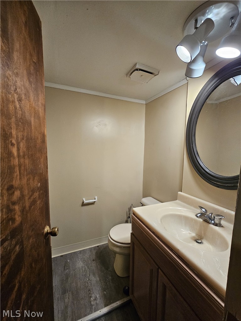 6698 Hedgeline Bedford Heights OH 44146