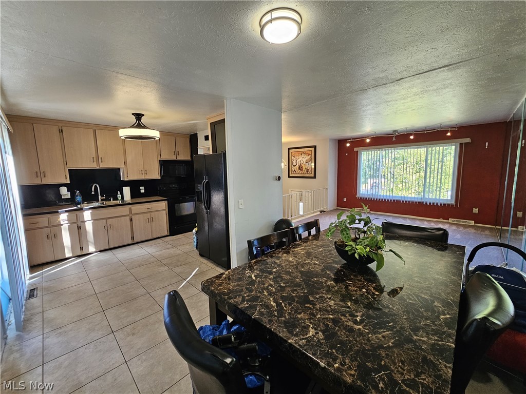 6698 Hedgeline Bedford Heights OH 44146