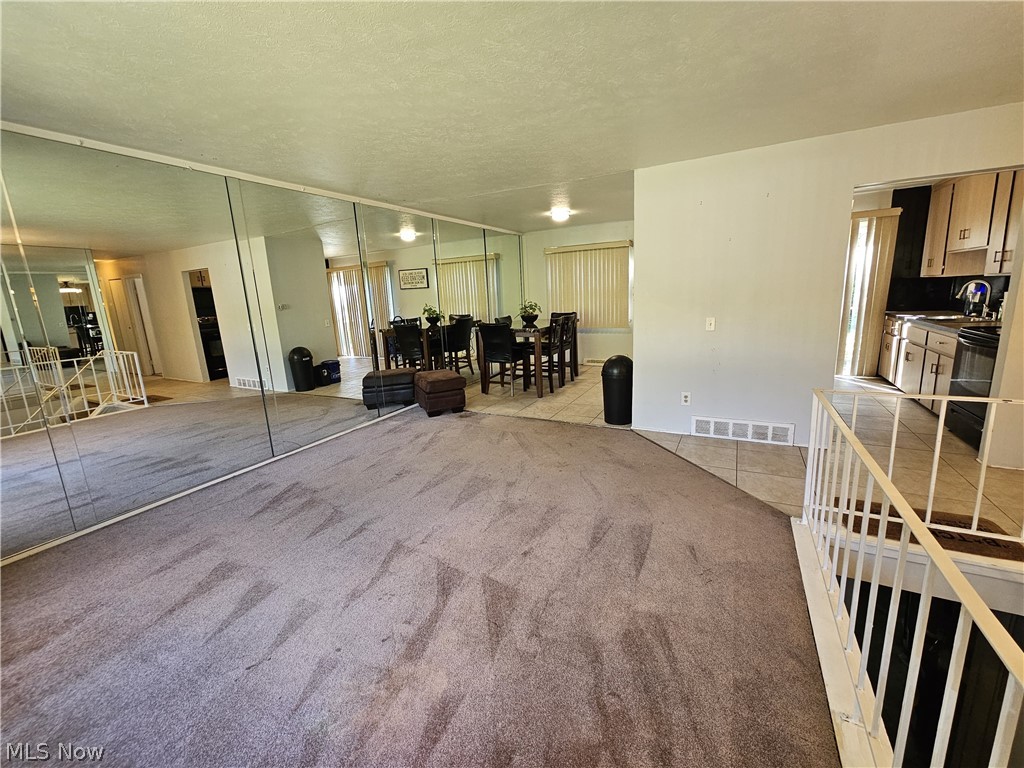 6698 Hedgeline Bedford Heights OH 44146