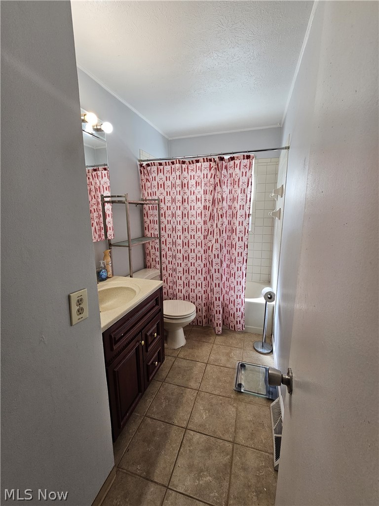 6698 Hedgeline Bedford Heights OH 44146