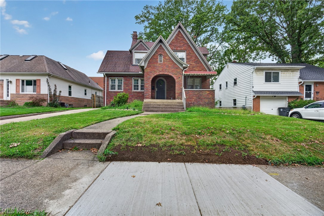 654 Moreley Avenue Akron OH 44320