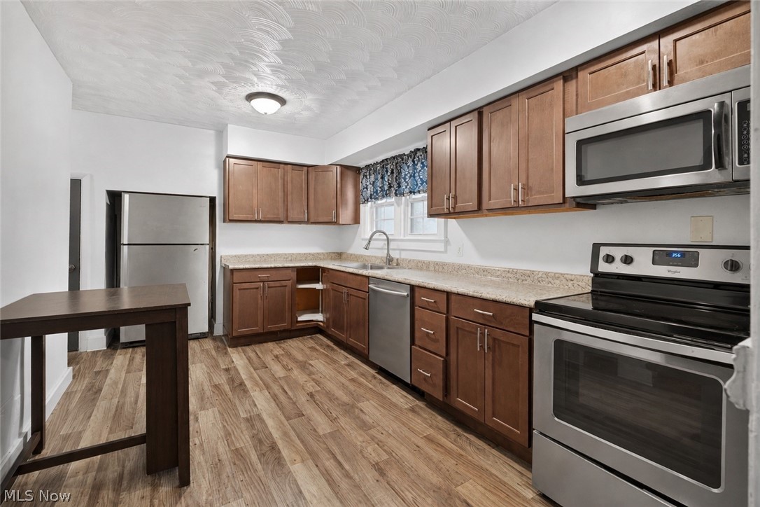 654 Moreley Avenue Akron OH 44320
