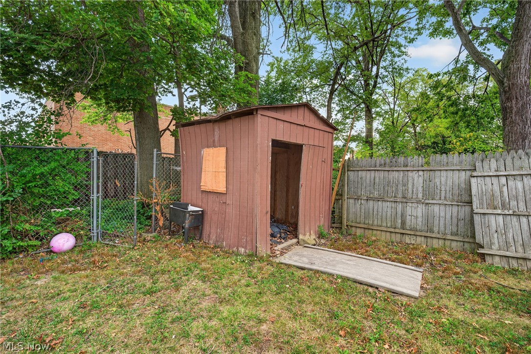 654 Moreley Avenue Akron OH 44320