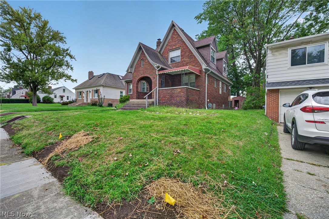 654 Moreley Avenue Akron OH 44320