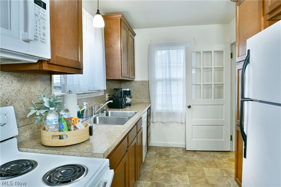 374 Meadowbrook Avenue SE Warren OH 44483
