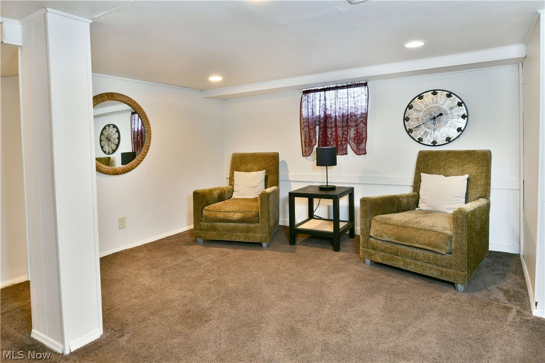 374 Meadowbrook Avenue SE Warren OH 44483