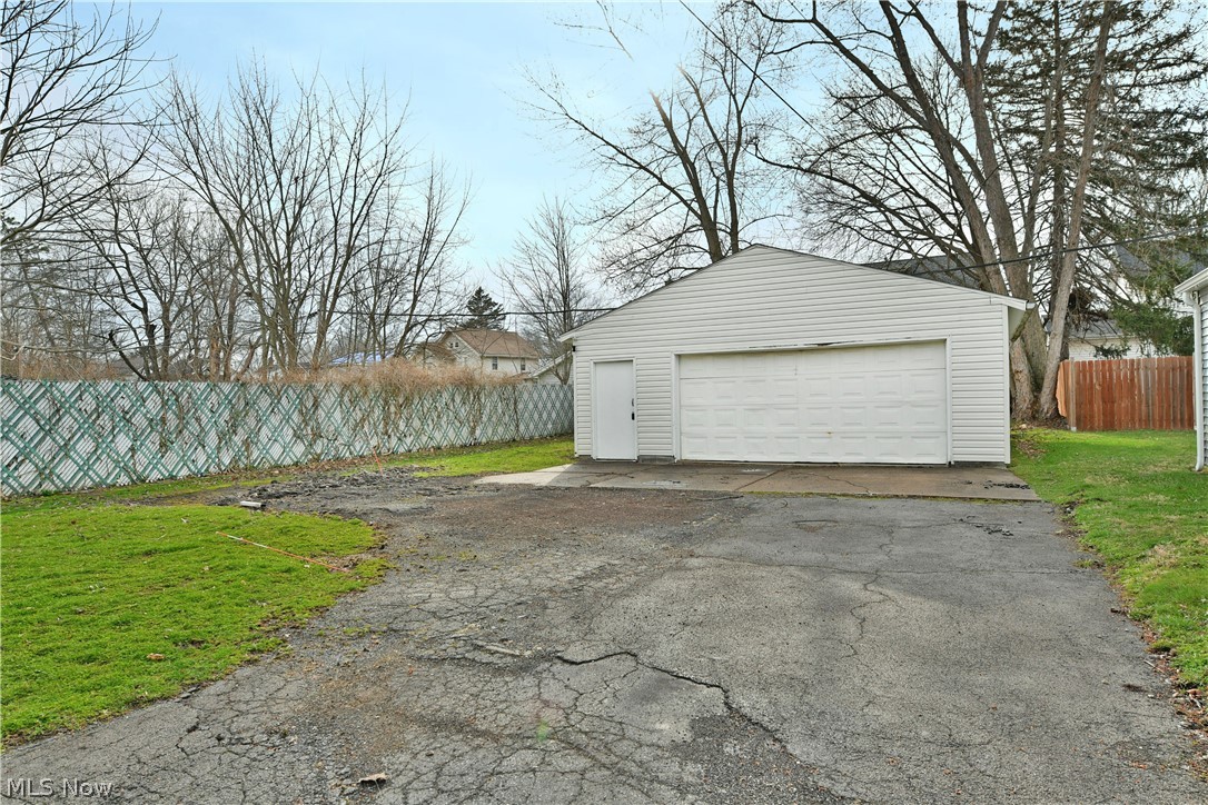 374 Meadowbrook Avenue SE Warren OH 44483