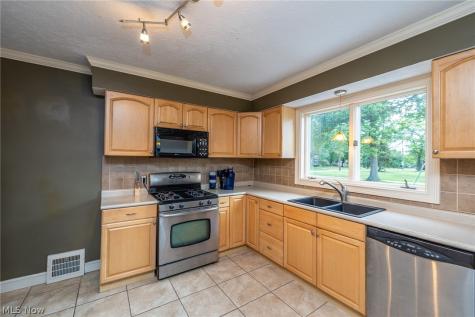 1455 Canterbury Road Westlake OH 44145