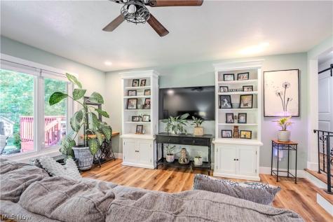17096 Hawks Lookout Lane Strongsville OH 44136