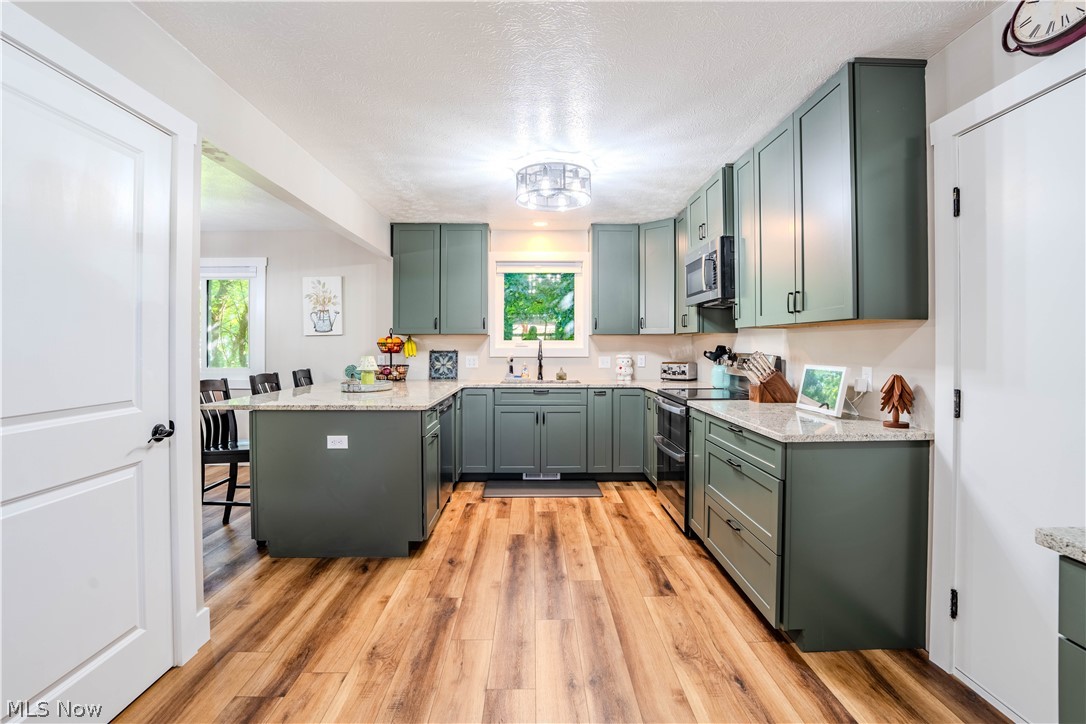 17096 Hawks Lookout Lane Strongsville OH 44136