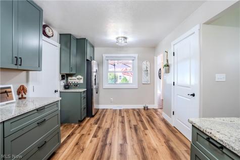 17096 Hawks Lookout Lane Strongsville OH 44136