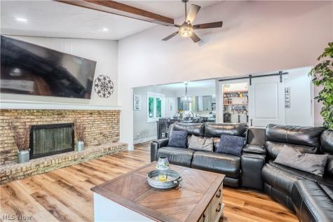 17096 Hawks Lookout Lane Strongsville OH 44136