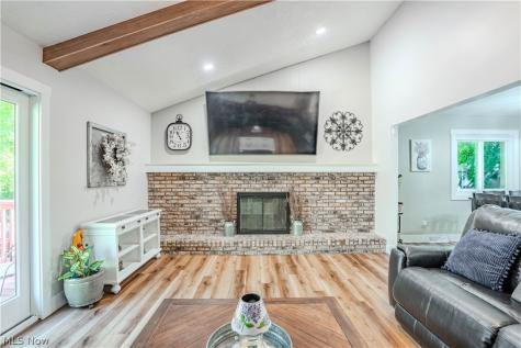 17096 Hawks Lookout Lane Strongsville OH 44136