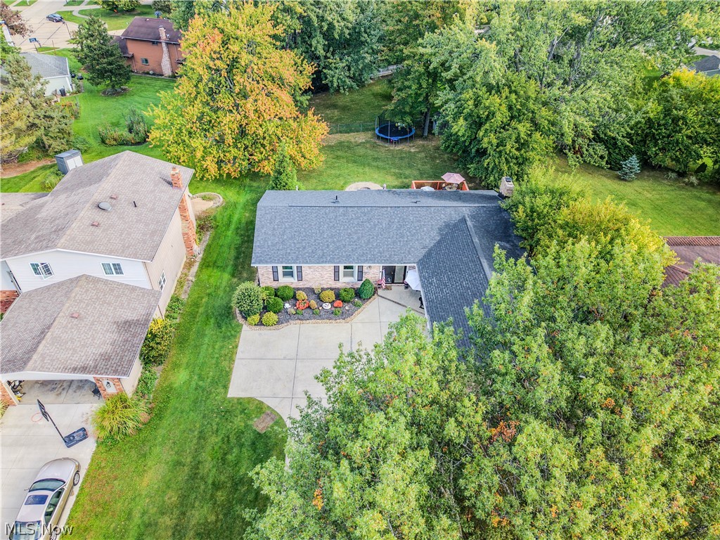17096 Hawks Lookout Lane Strongsville OH 44136