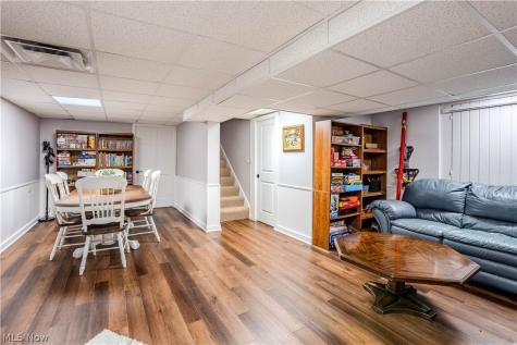 17096 Hawks Lookout Lane Strongsville OH 44136