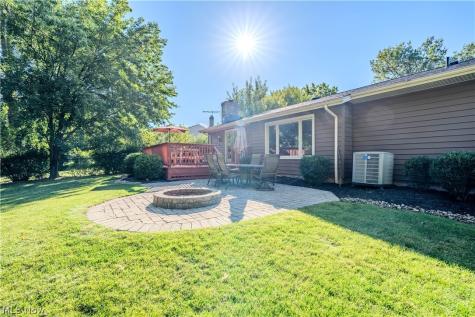 17096 Hawks Lookout Lane Strongsville OH 44136