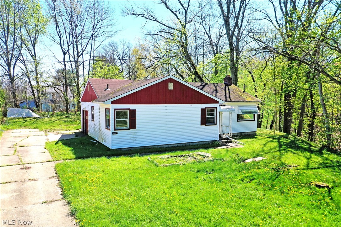 207 S Belle Vista Youngstown OH 44509