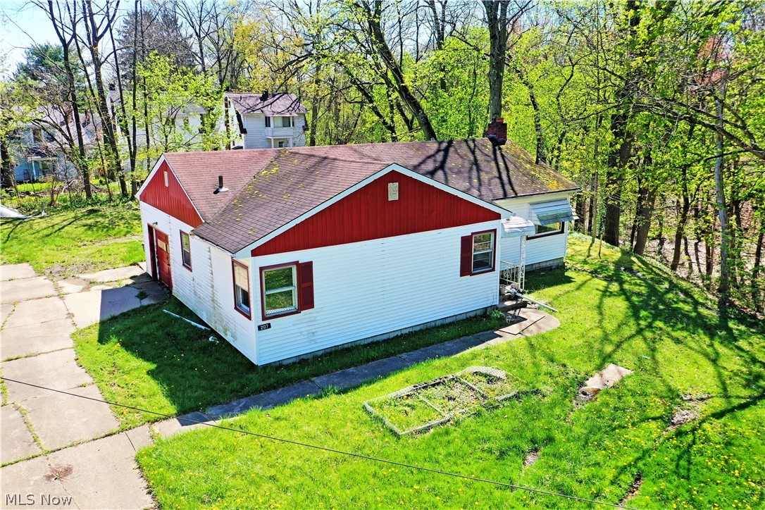207 S Belle Vista Youngstown OH 44509