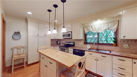 134 N Revere Road Akron OH 44333