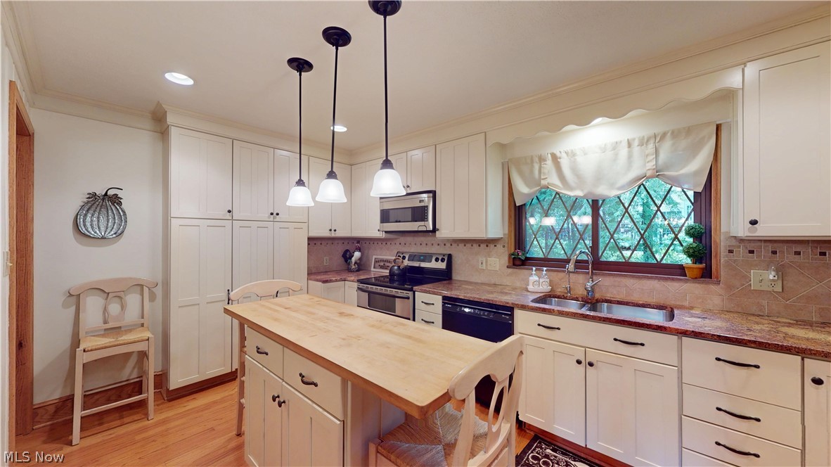 134 N Revere Road Akron OH 44333