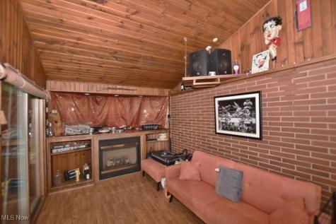 1121 Fiesta Road SW Dellroy OH 44620