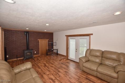 1121 Fiesta Road SW Dellroy OH 44620