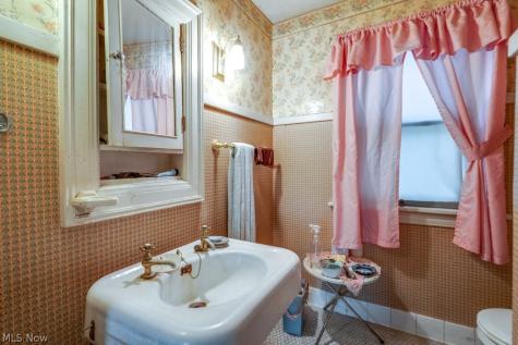 333 Trigonia Drive Akron OH 44302
