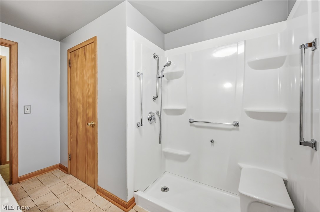 1862 Allen Drive Salem OH 44460