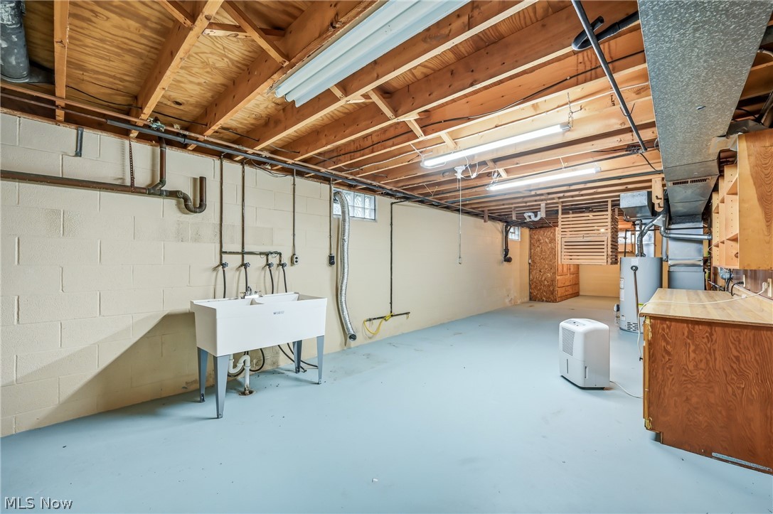1862 Allen Drive Salem OH 44460