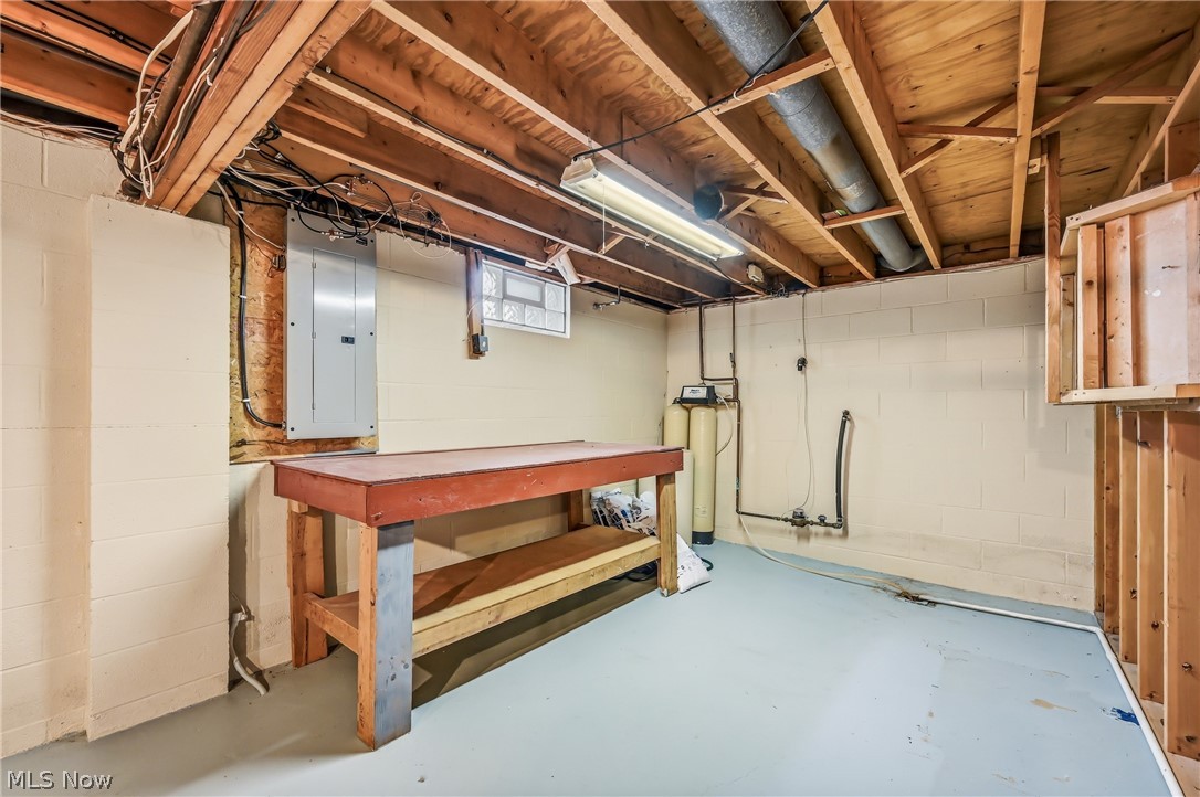 1862 Allen Drive Salem OH 44460
