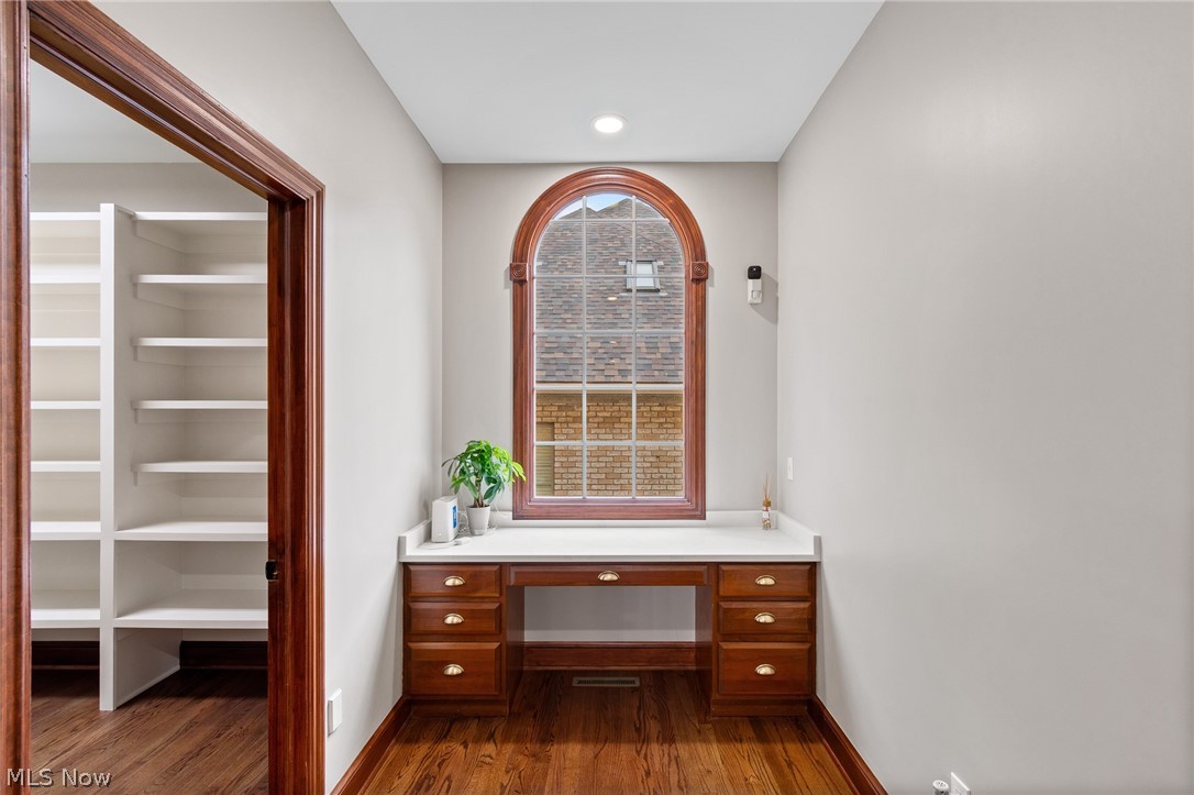 834 Eaton Park Lane Akron OH 44303