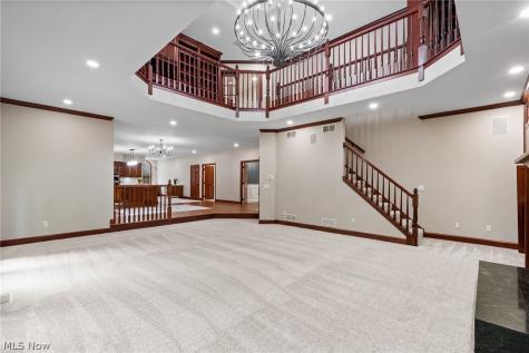 834 Eaton Park Lane Akron OH 44303