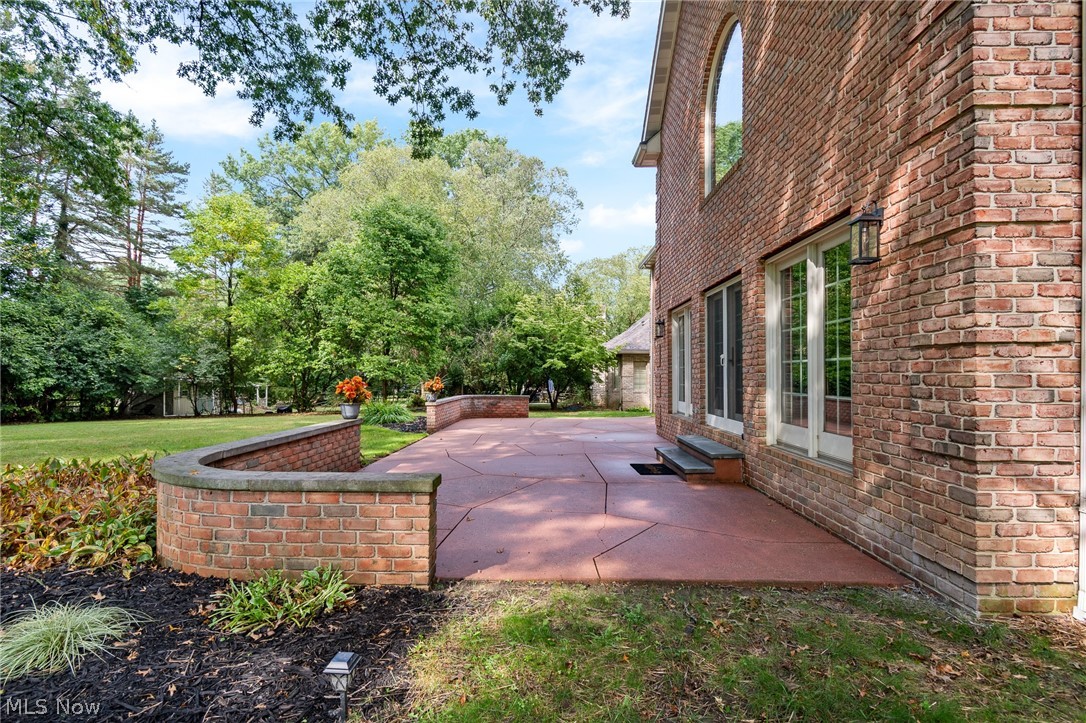 834 Eaton Park Lane Akron OH 44303