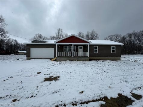 32 Maranatha Drive Youngstown OH 44505