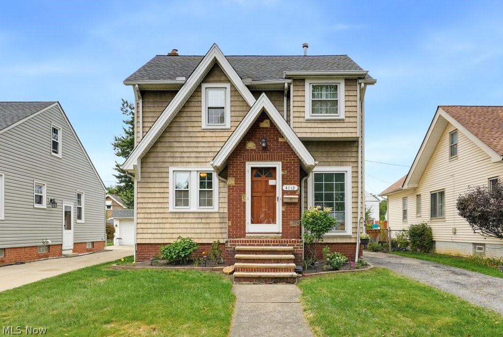 4112 W 158th Street Cleveland OH 44135