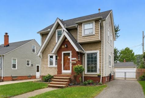 4112 W 158th Street Cleveland OH 44135
