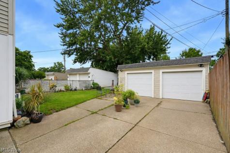 4112 W 158th Street Cleveland OH 44135