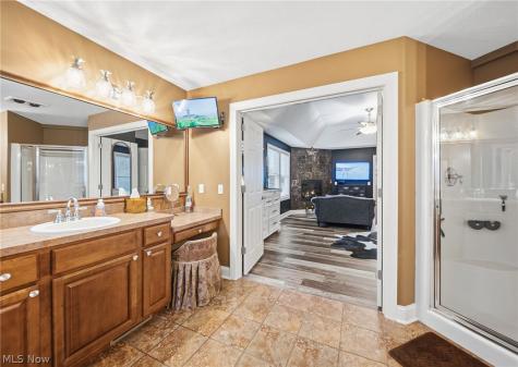 253 Anne Marie Court Hinckley OH 44233