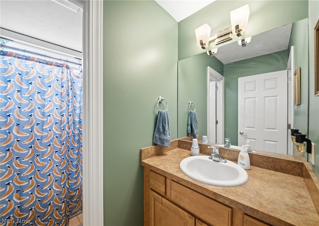 253 Anne Marie Court Hinckley OH 44233