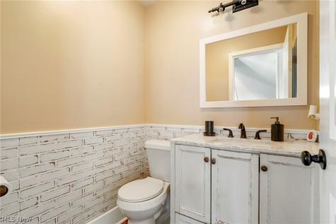 5616 Faircrest Street SW Canton OH 44706
