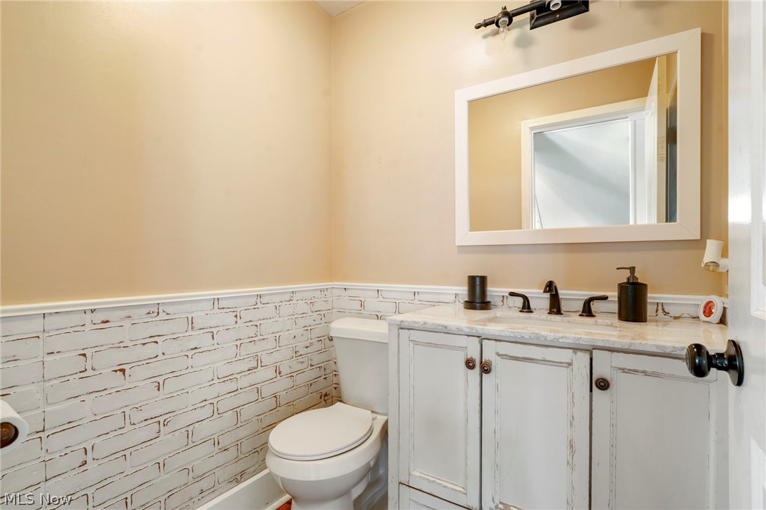 5616 Faircrest Street SW Canton OH 44706