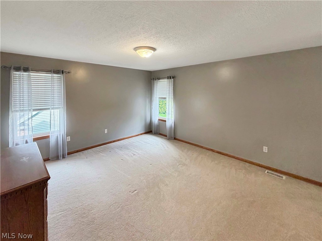 921 Lockwood Road Barberton OH 44203