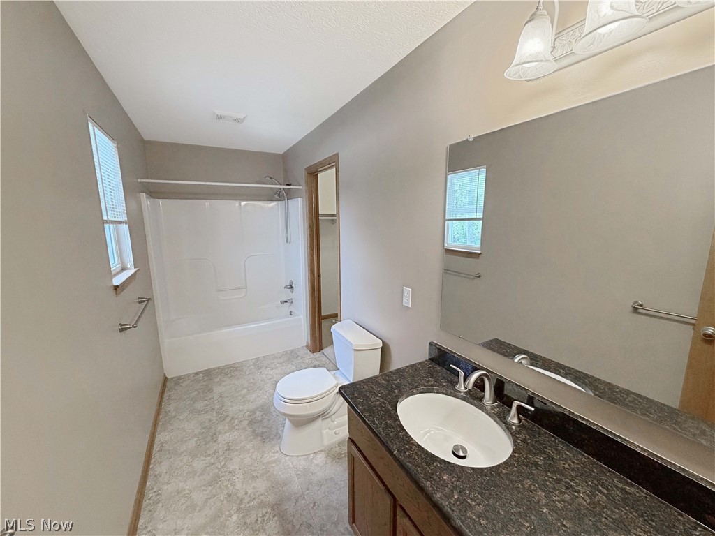 921 Lockwood Road Barberton OH 44203