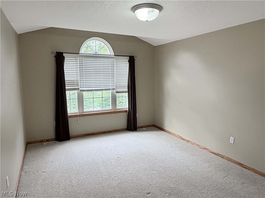 921 Lockwood Road Barberton OH 44203
