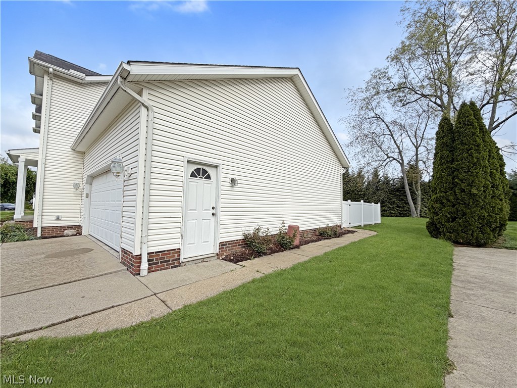 921 Lockwood Road Barberton OH 44203